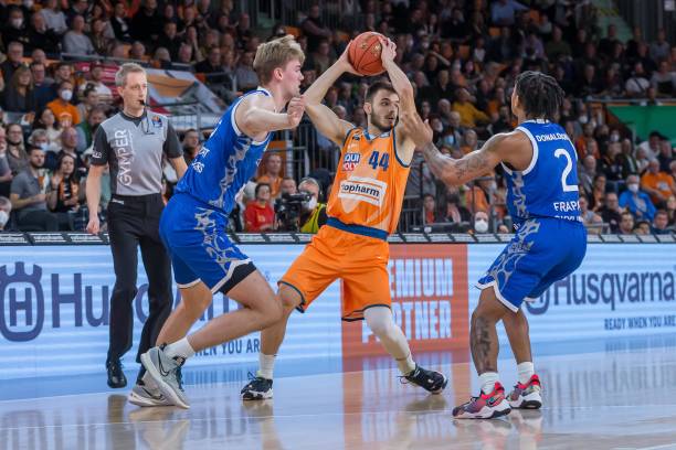 在现代篮球 在现代篮球